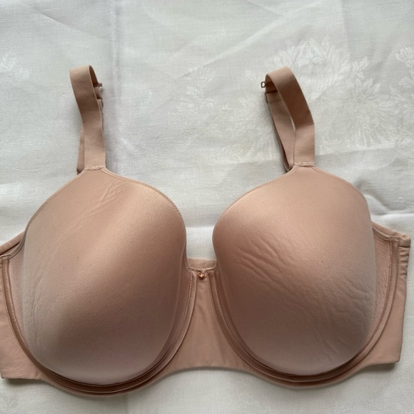 Chantelle Blush Underwire Bra - Picture 5 of 8